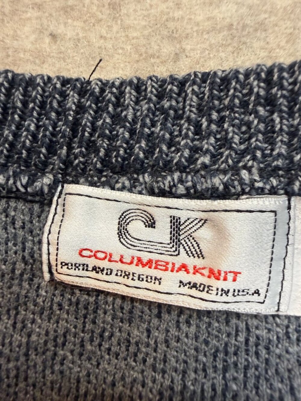 Vintage 90s Columbia Knit Made in USA Grey V-neck Sweater Men's Large - Picture 5 of 8